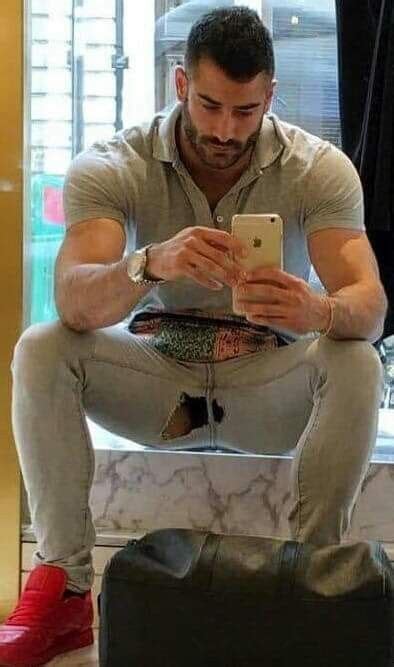 Pictures of hard dicks. Here are the dick pics from horny guys who are not afraid to show off their hard cock pictures online. Lots of boners to wank your own at here, or find even more new arousing dick pics at the homepage. GAY CAM SHOWS.